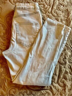 Women's Straight Leg distressed look Light Blue Jeans high waist size 0